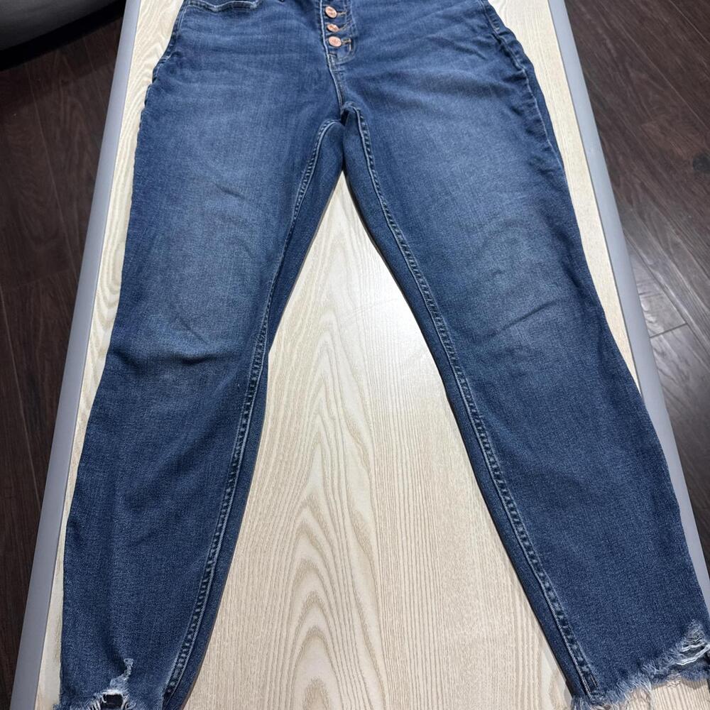 Maurices m jeans Women’s M Regular High Rise Super Skinny Ankle Jeans Distressed